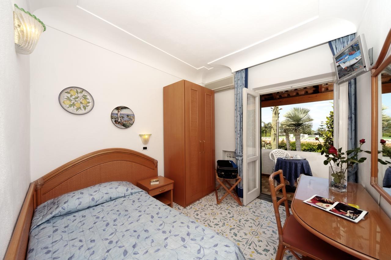 Park Hotel Terme Mediterraneo Forio  Ruang foto